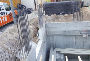 ניסור חומת בטון באתר בנייה